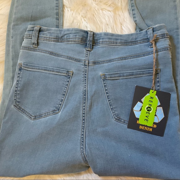 Indigo Rein Distressed Jeans - NWT - Size 11 - Picture 13 of 13